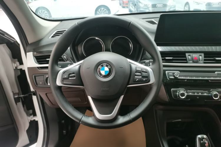 Used BMW X1 2021 sDrive20Li Fashion Model Steering Wheel