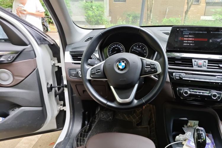 Used BMW X1 2021 sDrive20Li Fashion Model Steering Wheel