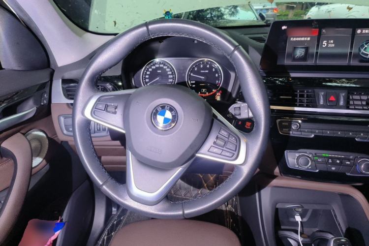 Used BMW X1 2021 sDrive20Li Fashion Model Steering Wheel
