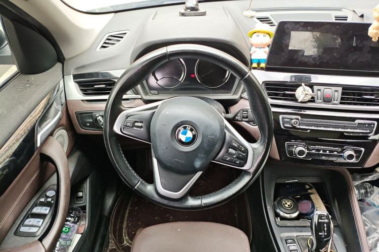 Used BMW X1 2021 sDrive20Li Fashion Model Steering Wheel
