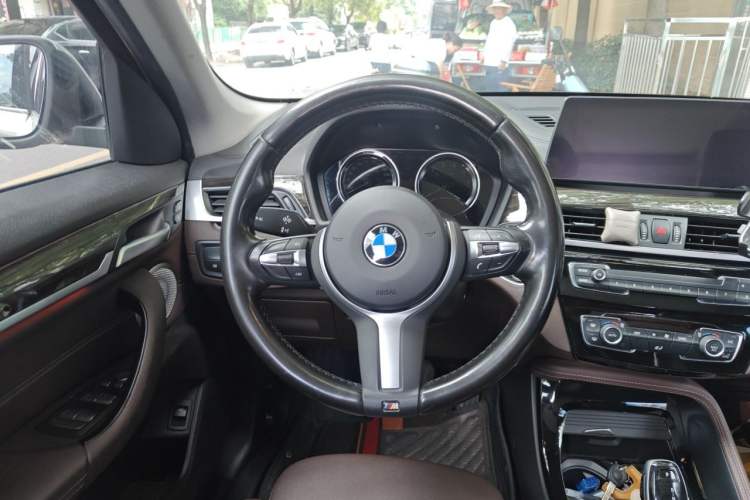 Used BMW X1 2021 xDrive25Li Luxury Model Steering Wheel