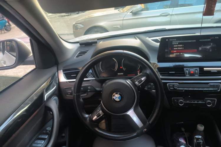 Used BMW X1 2021 Revised xDrive25Li Premium Edition Steering Wheel