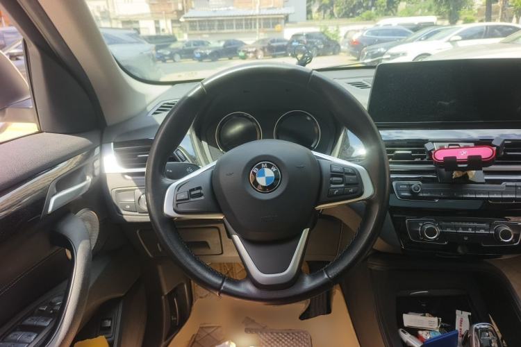 Used BMW X1 2021 sDrive20Li Fashion Model Steering Wheel