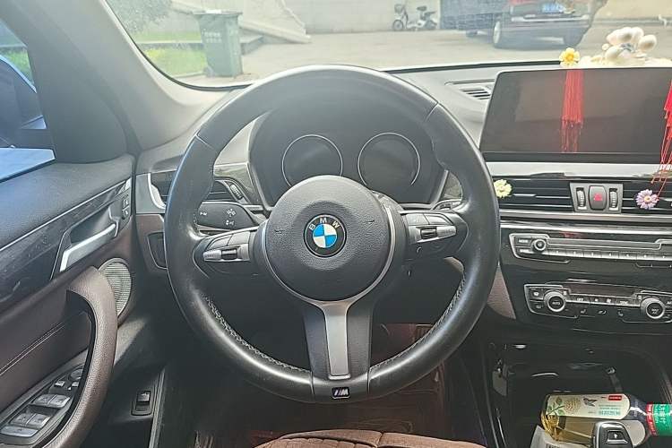 Used BMW X1 2021 sDrive20Li Premium Edition Steering Wheel
