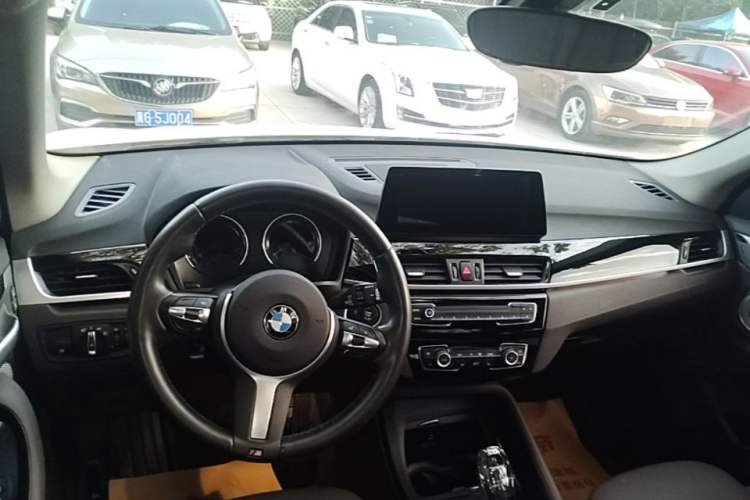 Used BMW X1 2021 sDrive25Li Leading Model Steering Wheel