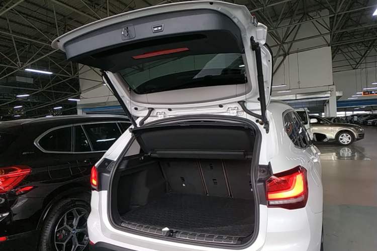 Used BMW X1 2021 sDrive25Li Leading Model Trunk