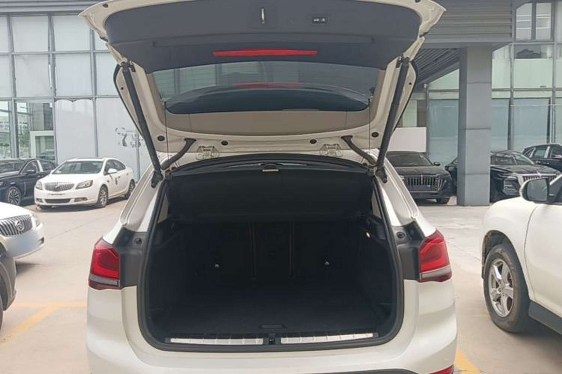 Used BMW X1 2021 sDrive25Li Leading Model Trunk