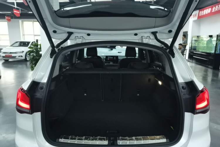 Used BMW X1 2021 sDrive20Li Premium Edition Trunk
