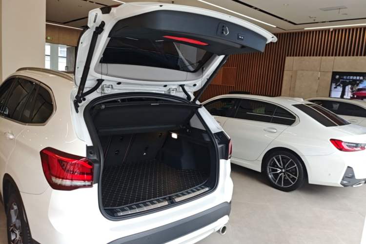 Used BMW X1 2021 Restyled sDrive25Li Leading Edition Trunk