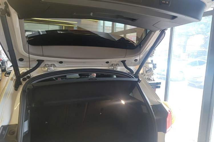 Used BMW X1 2021 Restyled sDrive25Li Leading Edition Trunk