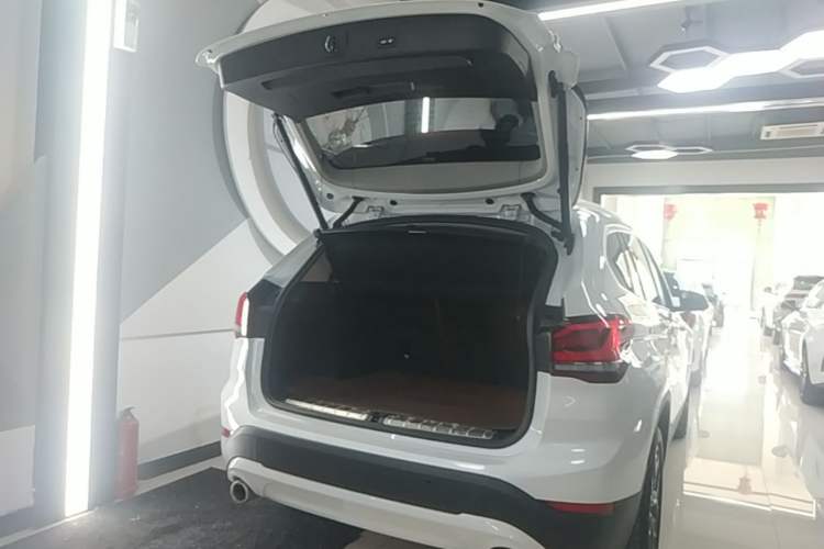 Used BMW X1 2021 Restyled sDrive25Li Leading Edition Trunk