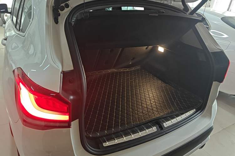 Used BMW X1 2021 Restyled sDrive25Li Leading Edition Trunk