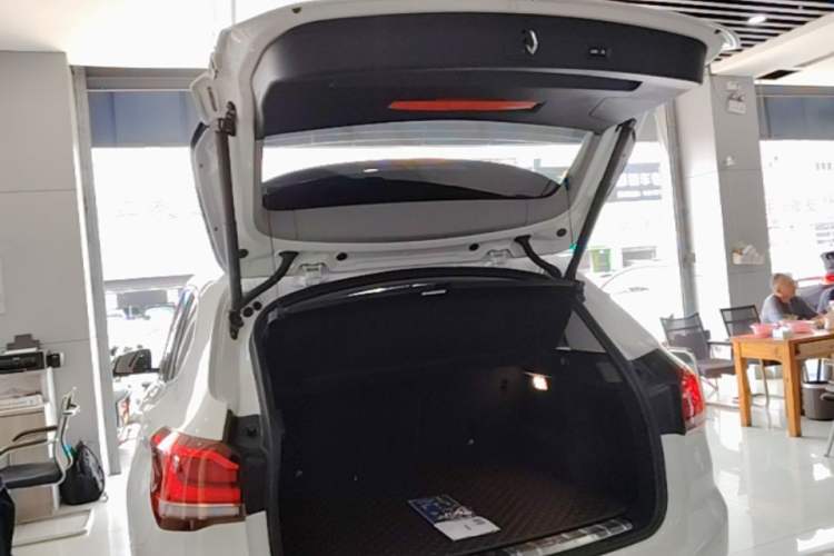 Used BMW X1 2021 sDrive25Li Leading Model Trunk
