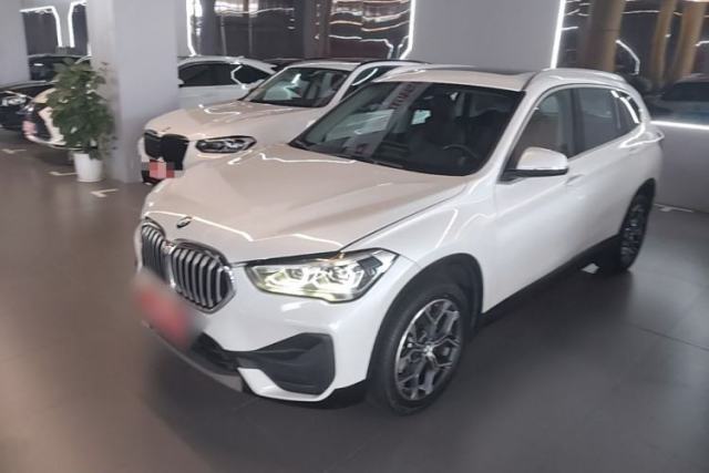 BMW X1 2021 sDrive25Li Leading Model usado
