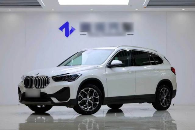 Ojetý BMW X1 2021 sDrive25Li Leading Model