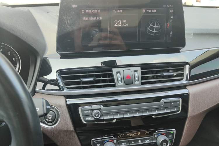 Used BMW X1 2022 sDrive25Li Leading Model Audio And AC Panel