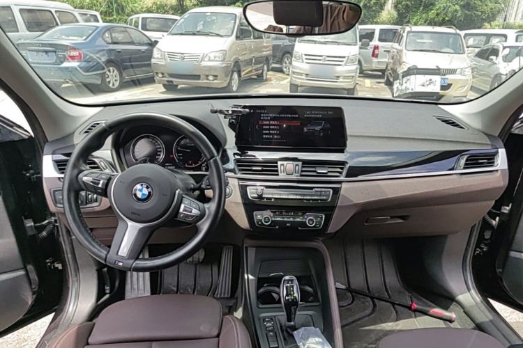 Used BMW X1 2022 sDrive25Li Leading Model Center Console