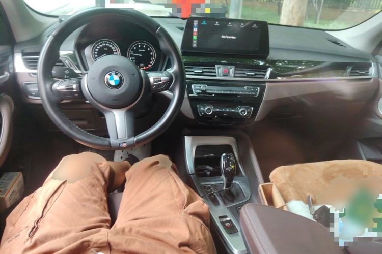 Used BMW X1 2022 sDrive25Li Leading Model Center Console