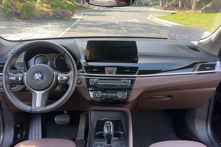Used BMW X1 2022 sDrive25Li Leading Model Center Console
