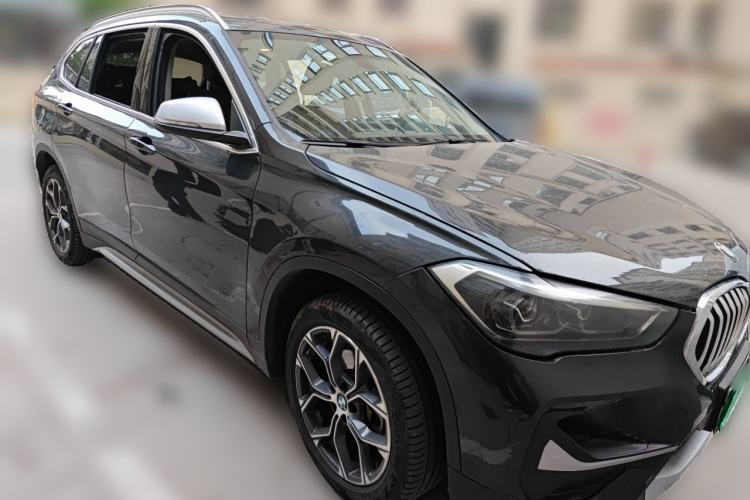 Used BMW X1 2022 sDrive20Li Fashion Model Front Right 45 Deg