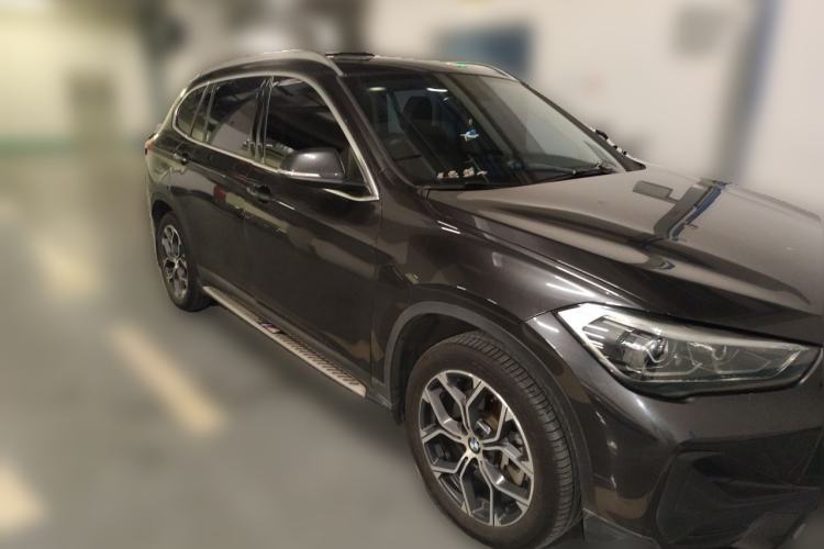 Used BMW X1 2022 sDrive25Li Leading Model Front Right 45 Deg