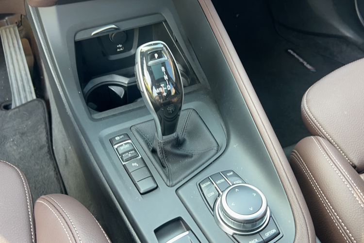 Used BMW X1 2022 sDrive25Li Leading Model Gear Lever