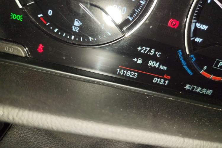 Used BMW X1 2022 sDrive25Li Leading Model Odometer Close Up