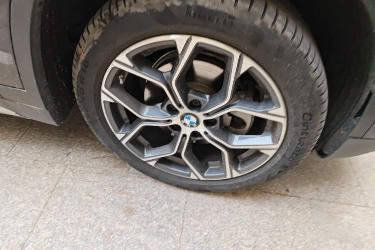 Used BMW X1 2022 sDrive20Li Fashion Model Right Front Wheel Hub