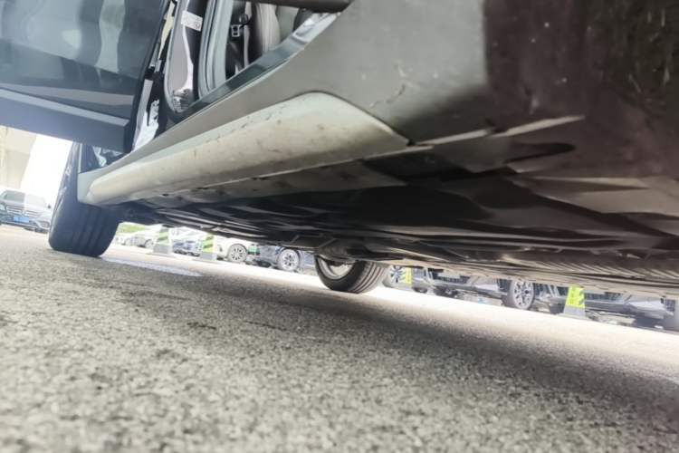 Used BMW X1 2022 Updated xDrive25Li Premium Edition Right Side Sill
