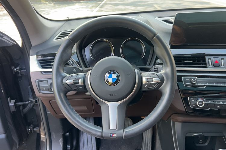 Used BMW X1 2022 sDrive25Li Leading Model Steering Wheel