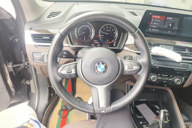 Used BMW X1 2022 Updated xDrive25Li Premium Edition Steering Wheel