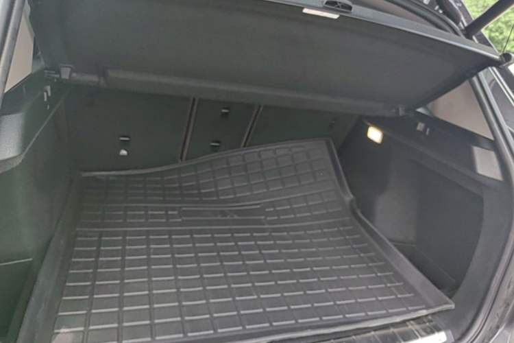 Used BMW X1 2022 sDrive25Li Leading Model Trunk