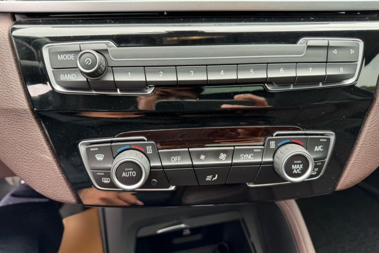 Used BMW X1 2022 sDrive25Li Leading Model Audio And AC Panel