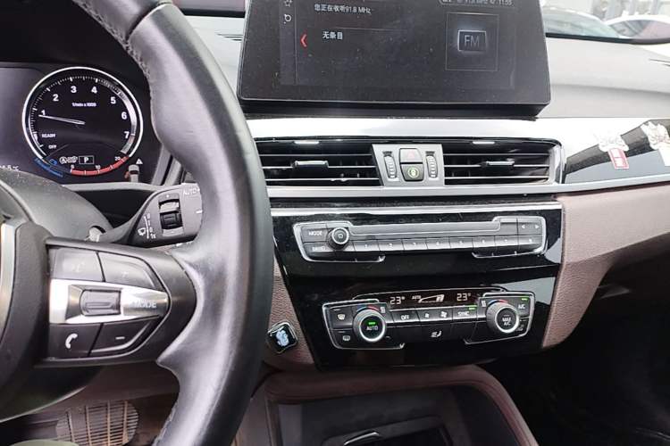 Used BMW X1 2022 sDrive25Li Leading Model Audio And AC Panel
