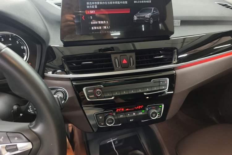 Used BMW X1 2022 sDrive25Li Leading Model Audio And AC Panel
