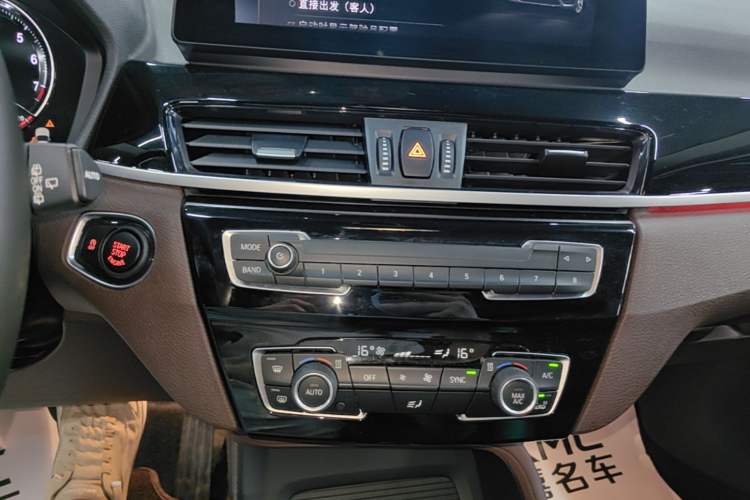 Used BMW X1 2022 sDrive25Li Leading Model Audio And AC Panel