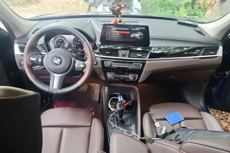 Used BMW X1 2022 sDrive25Li Leading Model Center Console