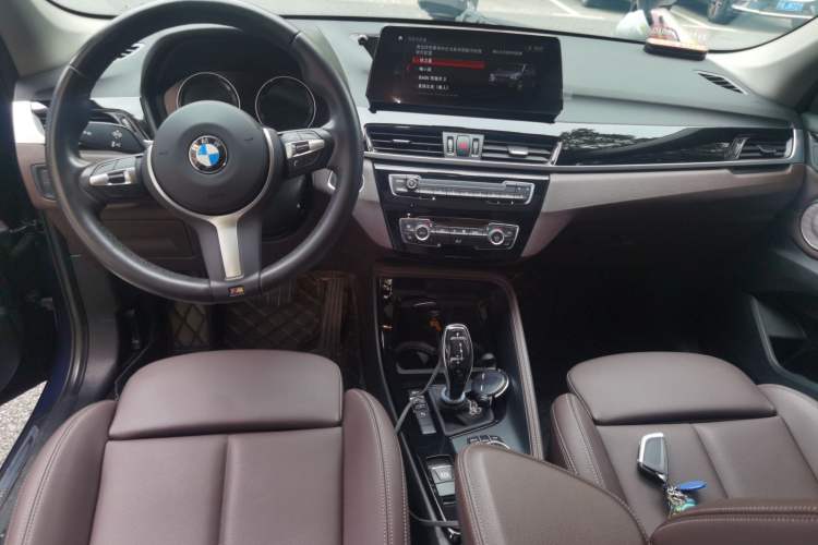 Used BMW X1 2022 sDrive20Li Luxury Model Center Console