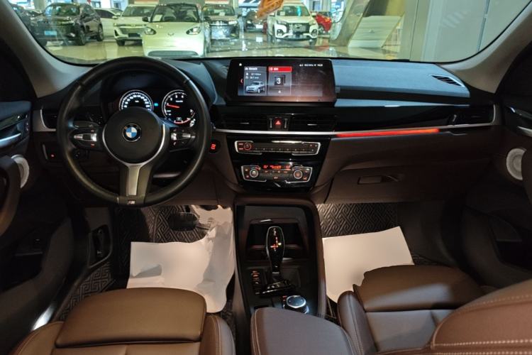 Used BMW X1 2022 sDrive25Li Leading Model Center Console