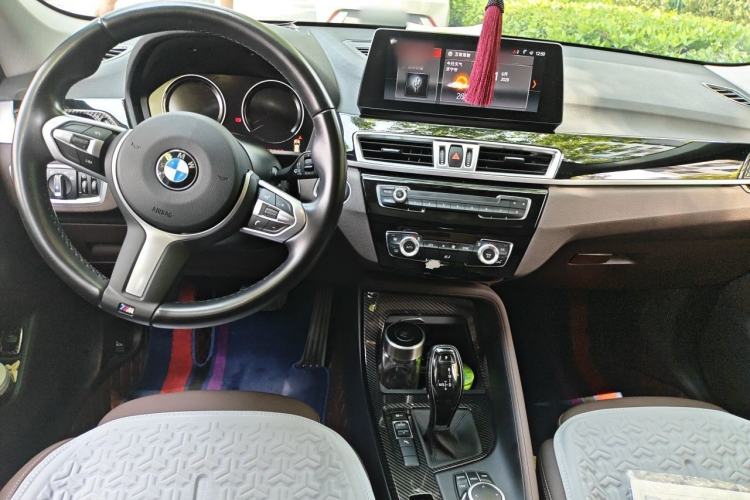 Used BMW X1 2022 sDrive25Li Leading Model Center Console