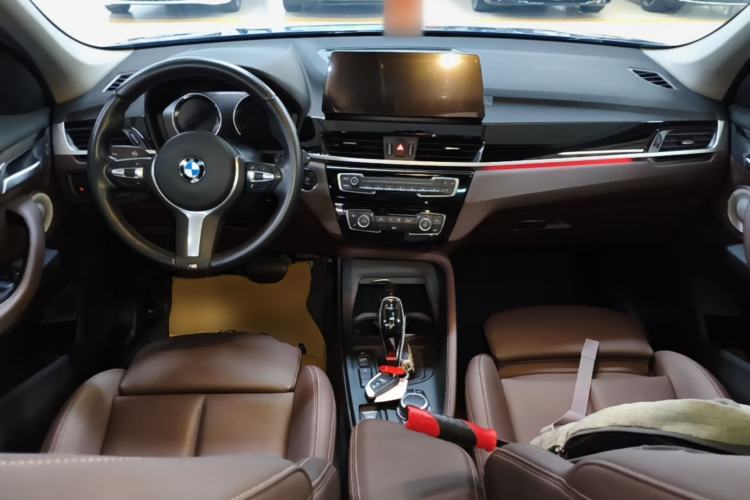 Used BMW X1 2022 sDrive25Li Leading Model Center Console