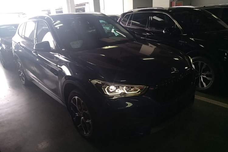 Used BMW X1 2022 sDrive25Li Leading Model Front Right 45 Deg