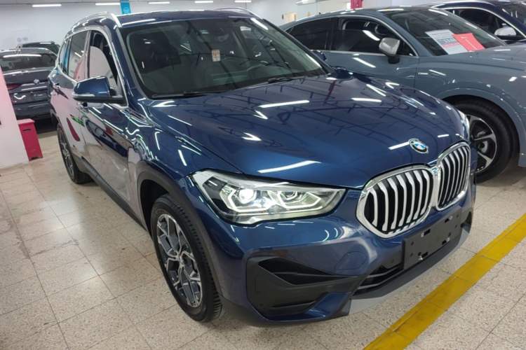 Used BMW X1 2022 sDrive25Li Leading Model Front Right 45 Deg