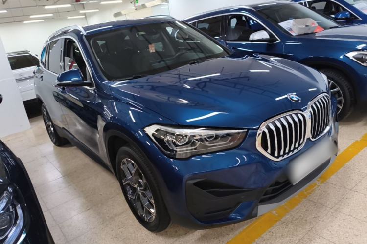 Used BMW X1 2022 sDrive25Li Leading Model Front Right 45 Deg