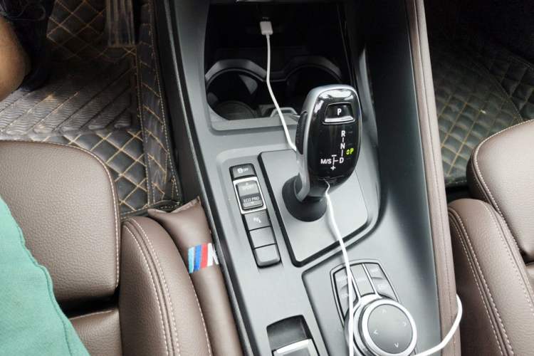 Used BMW X1 2022 sDrive25Li Leading Model Gear Lever