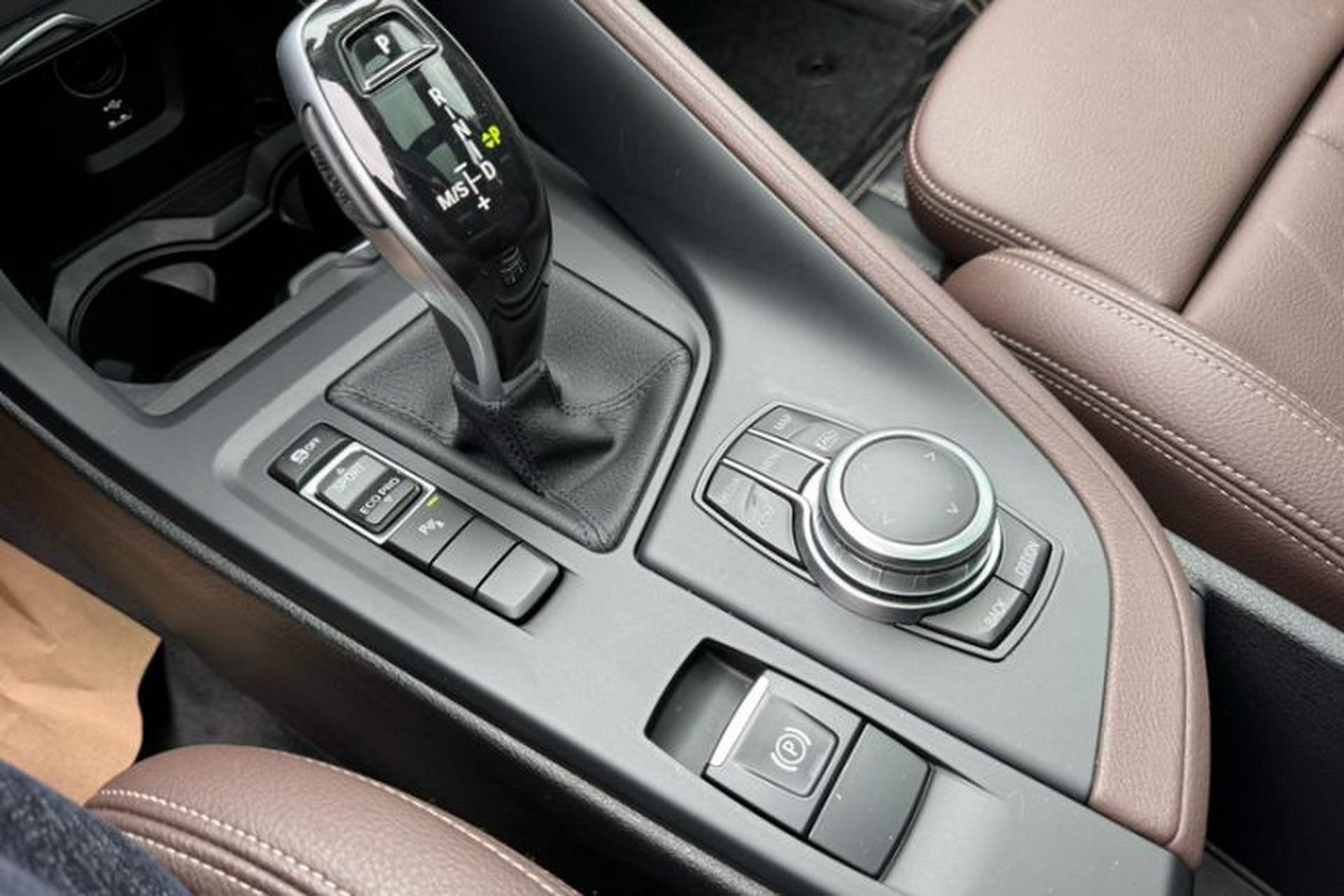 Used BMW X1 2022 sDrive25Li Leading Model Gear Lever