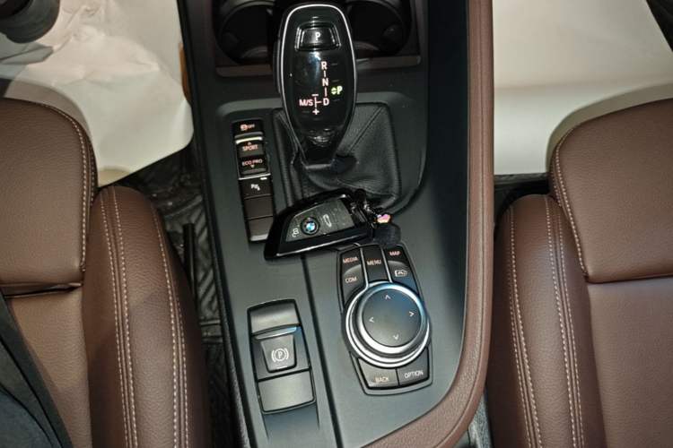 Used BMW X1 2022 sDrive25Li Leading Model Gear Lever