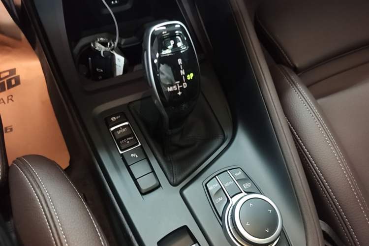 Used BMW X1 2022 sDrive25Li Leading Model Gear Lever