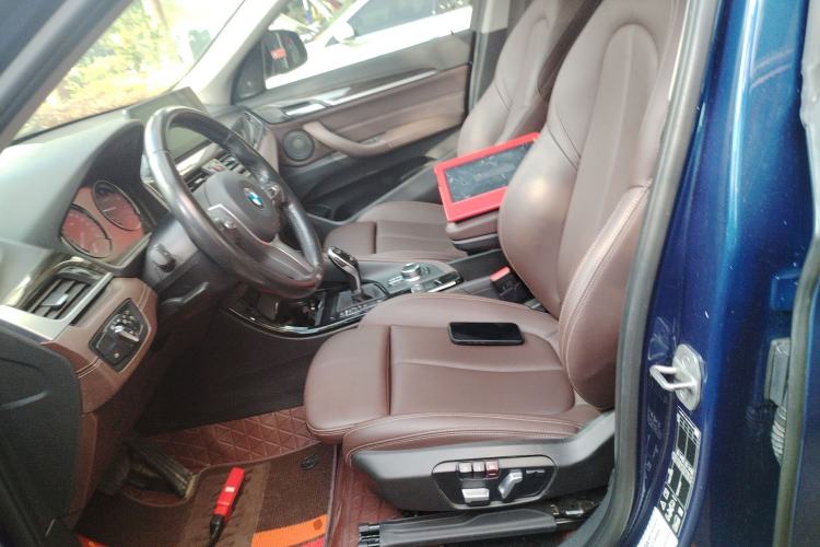 Used BMW X1 2022 Updated xDrive25Li Premium Edition Left Front Seat