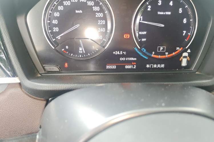 Used BMW X1 2022 sDrive25Li Leading Model Odometer Close Up